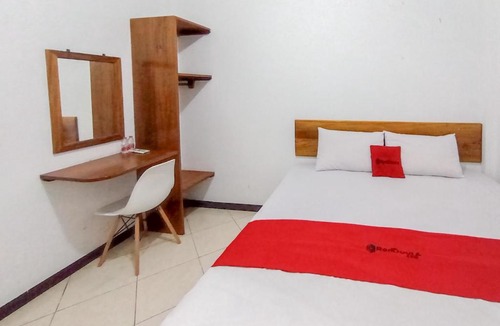 Purwokerto Hotel | RedDoorz Syariah near Universitas Jenderal Soedirman 3