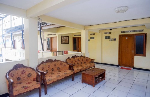 Purwokerto House | RedDoorz Syariah near GOR Satria 4