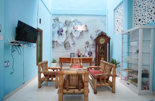 Mlati Hotel | RedDoorz Syariah near Monumen Jogja Kembali