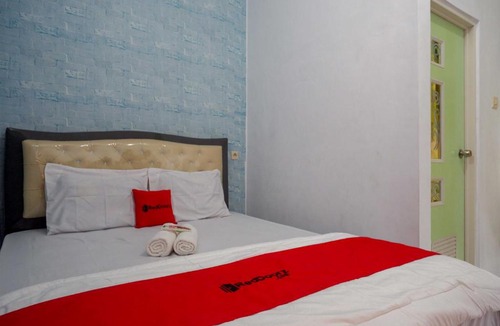 Tegal Hotel | RedDoorz Syariah near RS Mitra Siaga