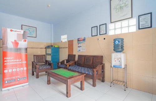 Jalancagak House | RedDoorz Syariah @ Tambak Mekar Street Subang