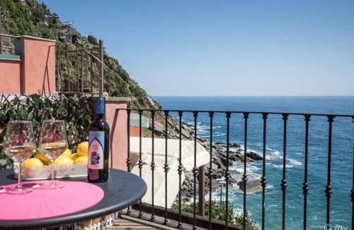 Vernazza House | Refilea Sea View Tower Villa