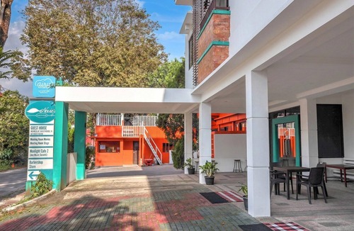 Banjarbaru House | Refined Indonesia Delux Double Escape w/Free WiFi