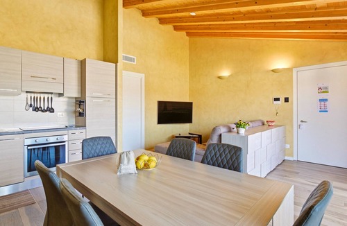 Montioni Apartment | Regarda - "The Place" modern two-bedroom apartment with pool, garage, air conditioning