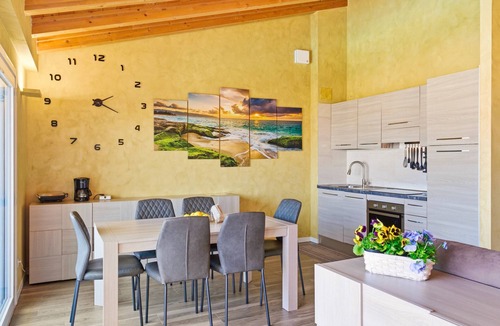 Montioni Apartment | Regarda - "The Place" modern two-bedroom apartment with pool, garage, air conditioning