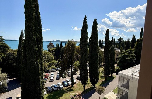 Gardone Riviera Apartment | Relais Villa Alba