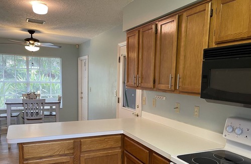 Clermont House | Relaxing Lakefront Home on Quiet Lake Glona
