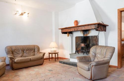 Argigliano Apartment | Relaxing Tuscan Home with WiFi