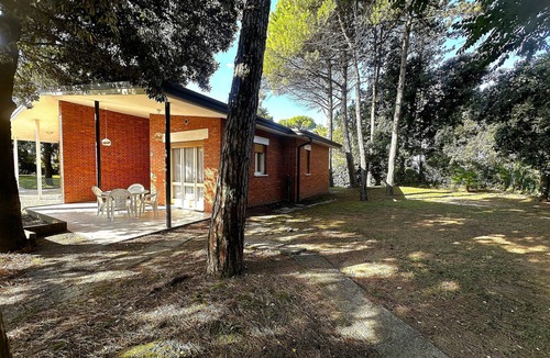 Bibione Pineda Villa | Relaxing villa with garden surrounded by nature
