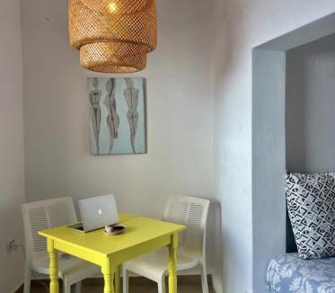 Perissa Apartment | Rembelos Santorini