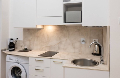 San Donato - Campidoglio Apartment | Renovated 1BR w/Balcony | WiFi | Self Check-in
