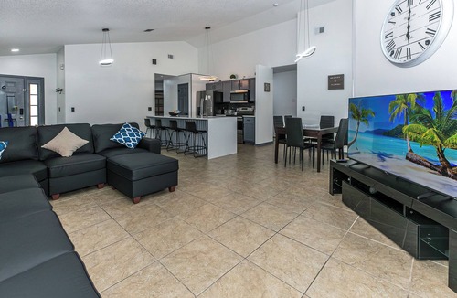 Westridge House | Renovated 4bd house close to Disney with heated pool, fireplace in Davenport