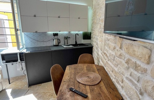Antibes City Centre Condo | Renovated apartment for 3 in the heart of old Antibes
