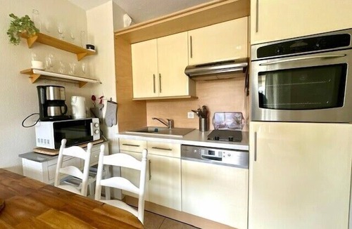 La Napoule Apartment | Renovated apartment with balcony