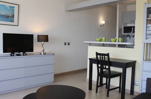 Villeneuve Loubet Beach Apartment | Renovated studio by the sea in Villeneuve-Loubet
