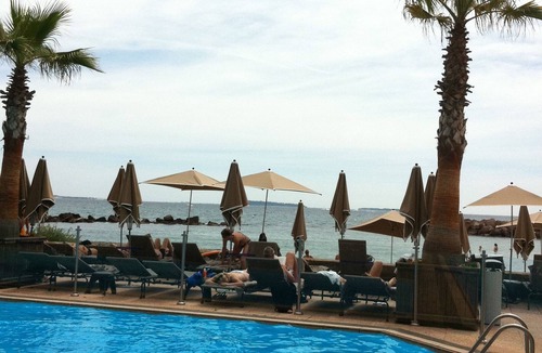 Mandelieu-la-Napoule Beach Apartment | Resdence PORT -1 ch-BOTANICAL GARDEN, feet ds water