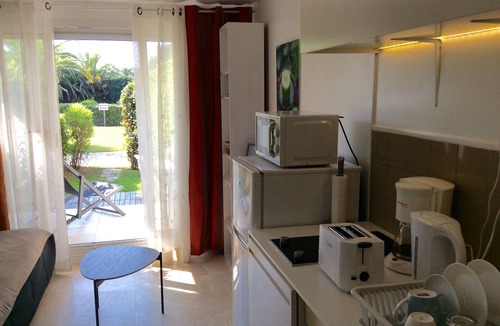 Villefranche-sur-Mer Apartment | Residence of the Guardian Angel, Beachfront apartment, Villefranche/Mer