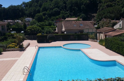 Villeneuve-Loubet Apartment | Residence Provençale Pool Parking WIFI 2 kms Sea Villeneuve Loubet 2 Rooms