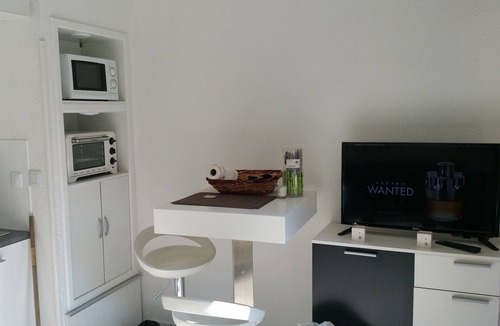 Villeneuve-Loubet Apartment | Residence Provençale Pool Parking WIFI 2 kms Sea Villeneuve Loubet 2 Rooms