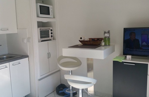 Villeneuve-Loubet Apartment | Residence Provençale Pool Parking WIFI 2 kms Sea Villeneuve Loubet 2 Rooms