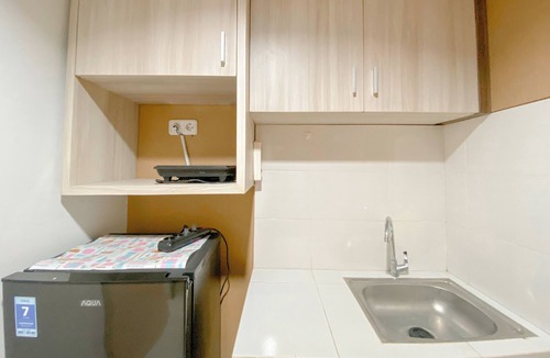 Jatingaleh Apartment | Restful And Homey 1Br Without Living Room At The Alton Apartment