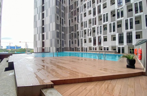 Jatingaleh Apartment | Restful And Homey 1Br Without Living Room At The Alton Apartment