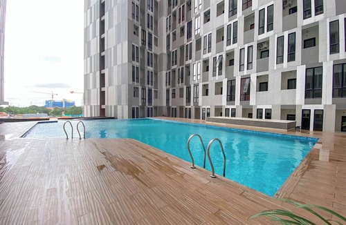 Jatingaleh Apartment | Restful And Homey 1Br Without Living Room At The Alton Apartment