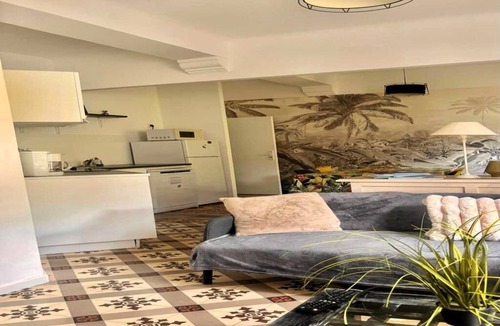 La Nartelle House | Rêve D'Azur: Walking distance from the beach, Swimming pool, Terrace BBQ, Parking & Bed linen included