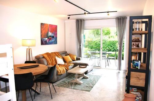 Cagnes-sur-Mer Apartment | Rez de jardin en bord de mer