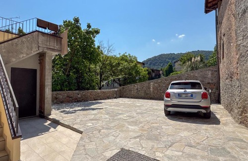 Rancio Valcuvia Apartment | River House