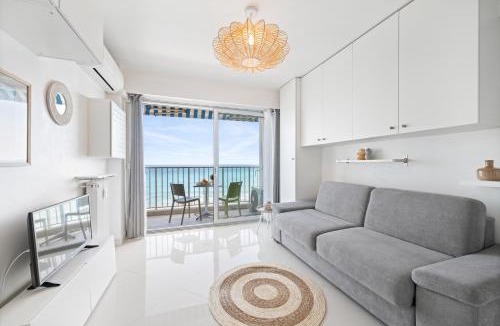 Roquebrune-Cap-Martin Apartment | Rives d'or 2, Beautiful beachfront studio, beach access, AC