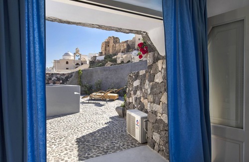 Emporio Villa | Rock Villa Legend: Modern Comfort in Timeless Caves/3BR