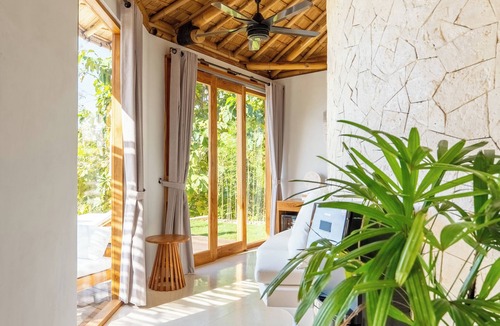 Penida Island Villa | Romantic Boutique Villa with Private pool, Ocean View & Floating Breakfast