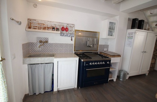 Chiessi House | Romantic cottage on the coast of the sun at 80 m from the sea loc. Chiessi