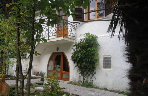 Maglietola Villa | Romantic Tuscan Riverside Villa