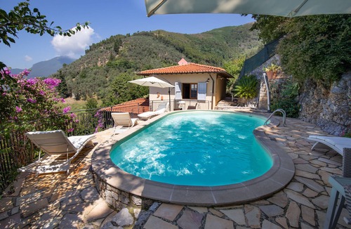 Forte dei Marmi Villa | ROMANTIC VILLA ⭐ POOL ⭐ SEA VIEW, WALL BOX