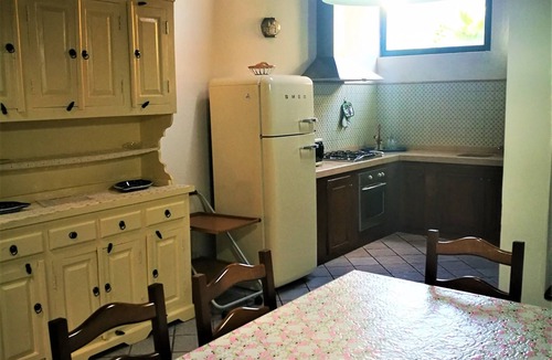 Marina di Pietrasanta Villa | ROMANTIC VILLA WITH GARDEN, BBQ, WI FI, AIR CONDITIONING