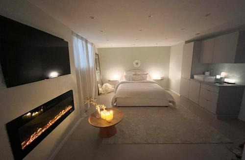 Juan-les-Pins Apartment | Romantique Room avec Jacuzzi
