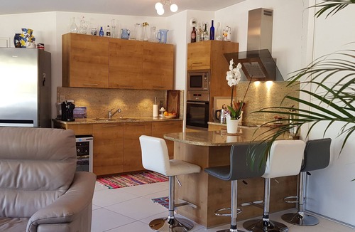 French Riviera Apartment | Rooftop villa with Jacuzzi and sea view 50m from Monaco.