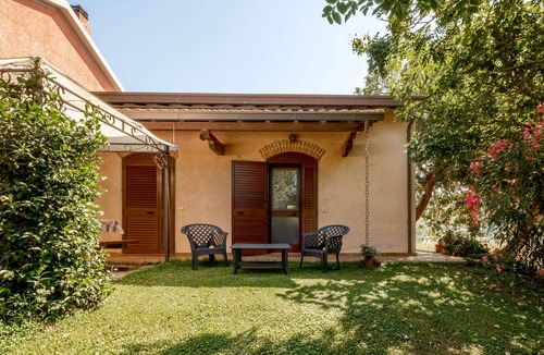 Grosseto Apartment | Room 'Col Moschin - Camera 3' with Shared Terrace, Wi-Fi and Air Conditioning