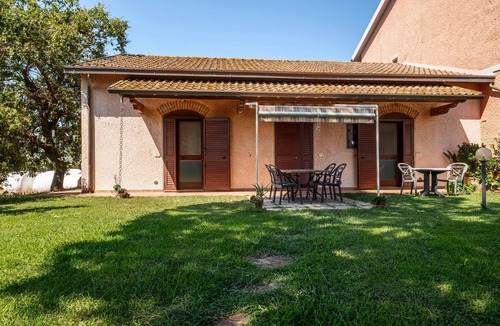 Grosseto Apartment | Room 'Col Moschin - Camera 3' with Shared Terrace, Wi-Fi and Air Conditioning
