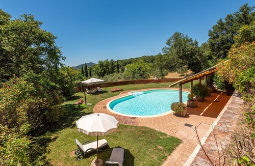 Monticiano Apartment | Room 'Marroneto - Suite' with Mountain View, Shared Pool and Wi-Fi
