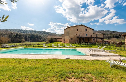 Simignano Apartment | Room 'Mori' – Agriturismo la Taverna di Celsa with Shared Pool