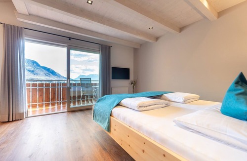 Merano Apartment | Room 'Passerblick Suite 2' with Mountain View, Wi-Fi and Air Conditioning