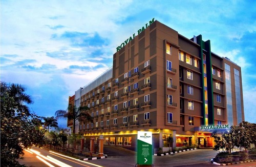 Jakarta Hotel | Royal Palm Hotel & Conference Center Cengkareng