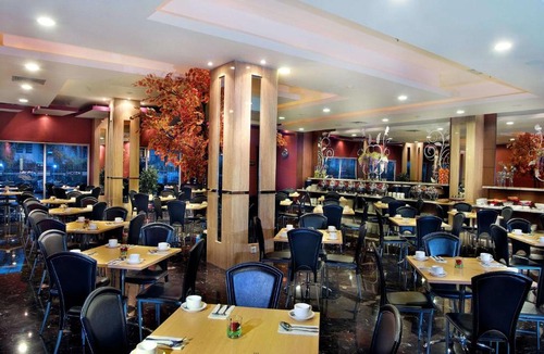 Jakarta Hotel | Royal Palm Hotel & Conference Center Cengkareng