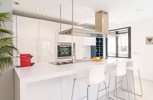 Cannes City Centre Apartment | Rue d'Antibes Premium 2 BDR 2 baths Exclusive Olam Properties Cannes