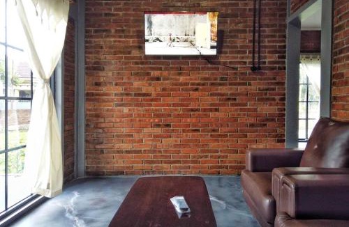 Salatiga House | Rumah Bata Salatiga
