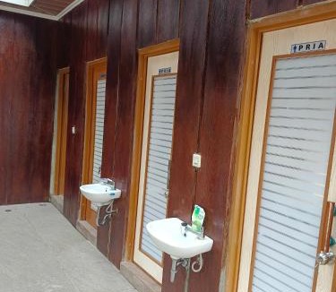 Tenjolaya Villa | Rumah kayu healing di kaki gunung Salak