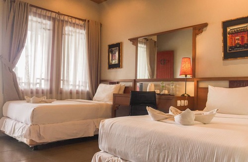 Parongpong Hotel | Rumah Stroberi Organic Farm and Lodge